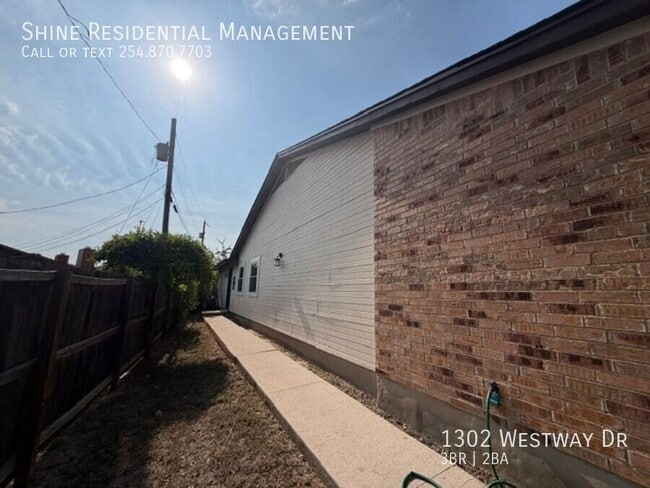 1302 Westway Dr