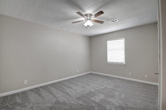 Photo - 925 Westland Dr SW