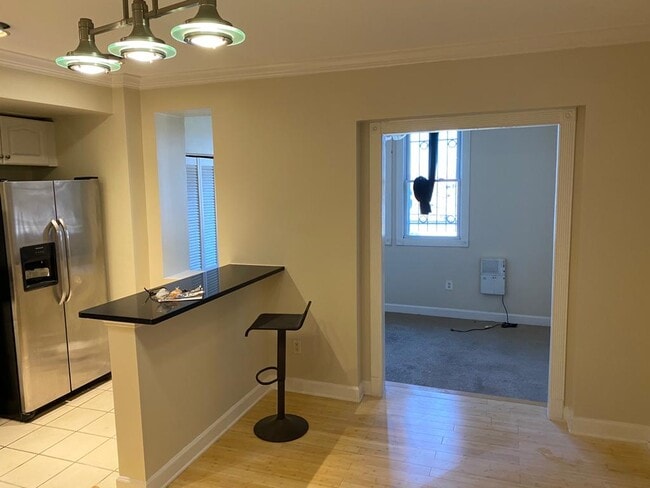 Photo - 1242 Queen St NE Unit 4