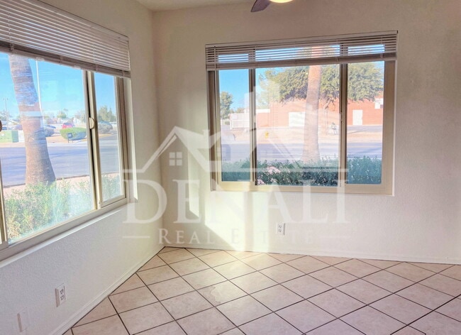 Photo - 5093 W Whitten St