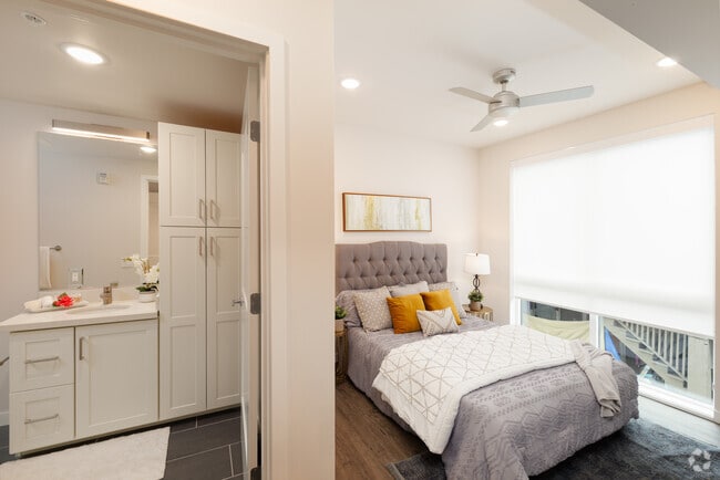 2BR, 2BA - 988SF - Monarch Apartments