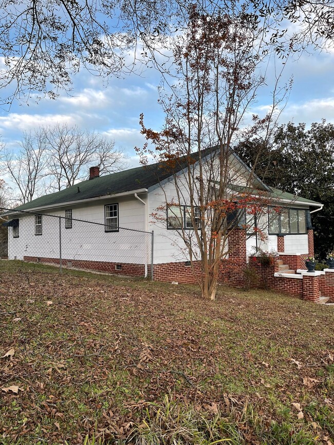 Photo - 613 Ledford St
