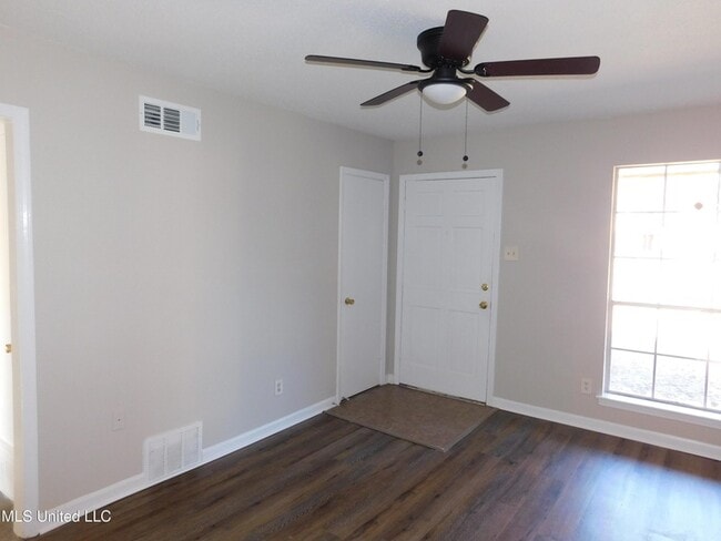 Photo - 2775 Normandy Cove