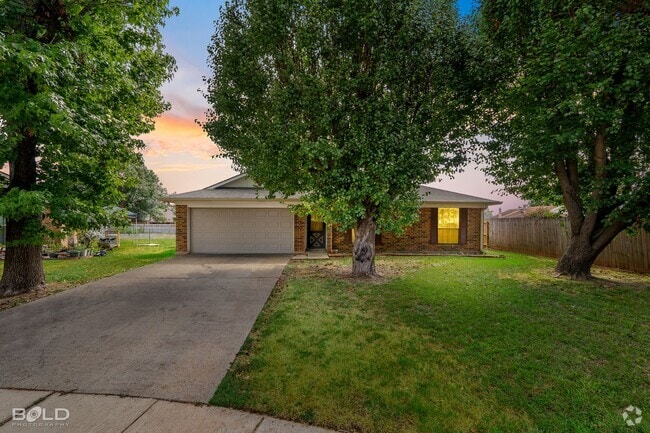 Building Photo - Check Out This 3 Bedroom 2 Bath Close to B... Rental