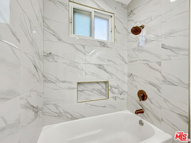 Photo - 804 E Kelso St Unidad 4 Rental