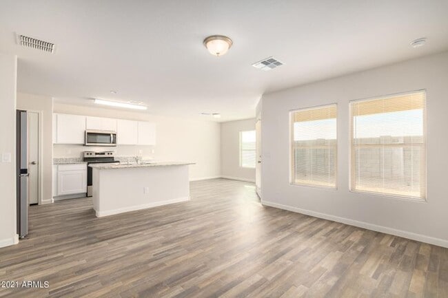 Photo - 1203 W Elm Ave