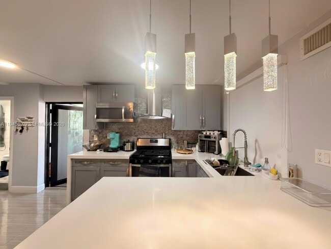 Building Photo - 10417 NW 129th St