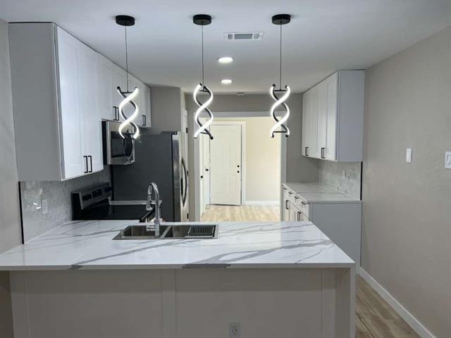 511 Amber Ln