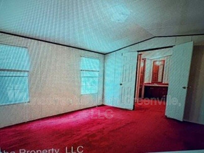 Photo - 255 Pine Dr