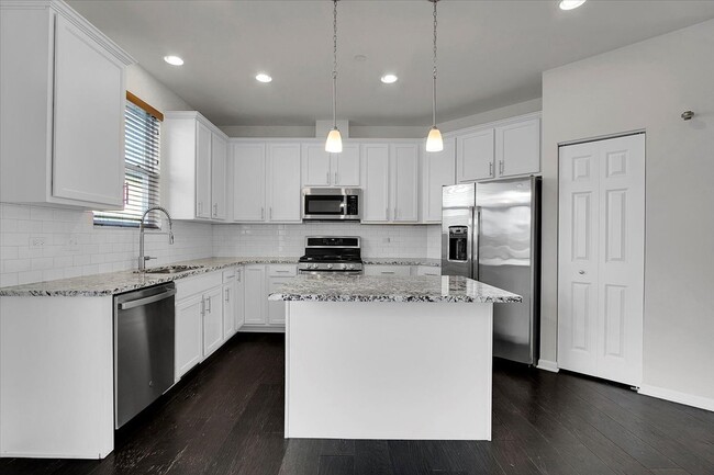 Photo - 29W710 Everton Dr