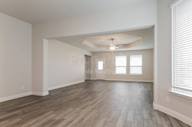 Photo - 1121 Knightsbridge Rd