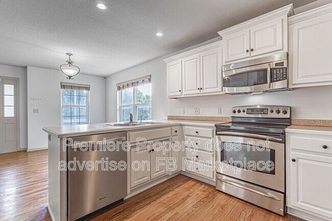 Photo - 9652 McGee St