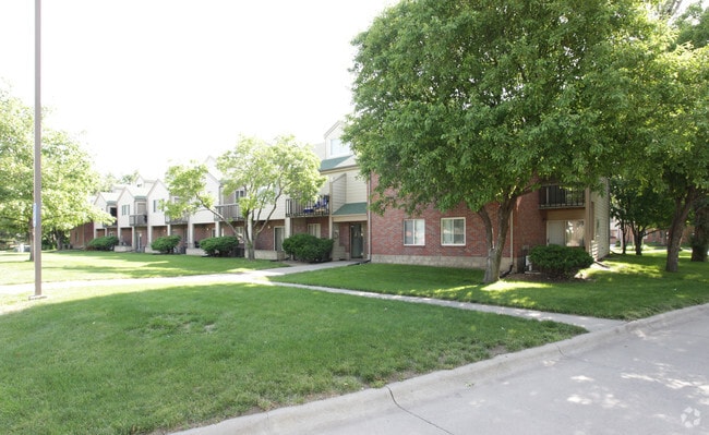 Photo - Center Oaks Apartments