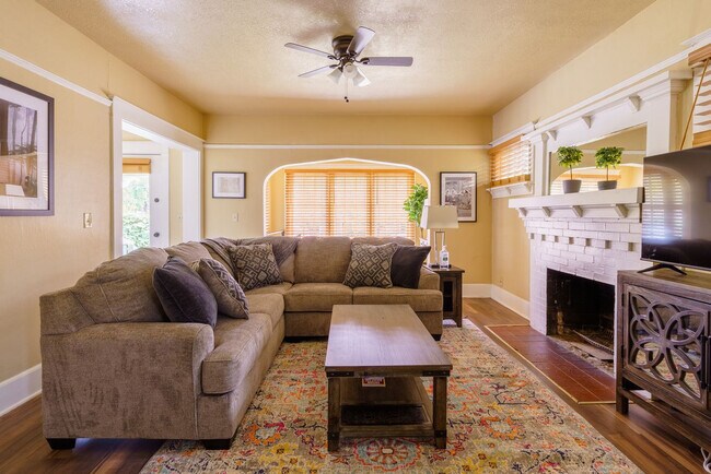 1613 SE Cesar Estrada Chavez Blvd Unit SI ID1611834P