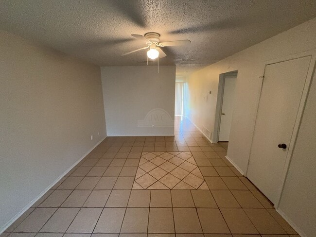 Photo - 1906 Cedarhill Dr Unit 1906 Cedarhill B