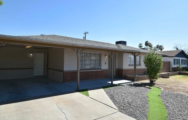Building Photo - 2308 W Freeway Ln