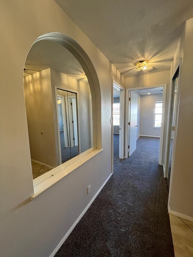 Photo - 805 Country Club Dr SE