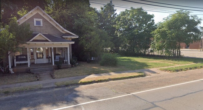 Building Photo - 127 N Avenue D