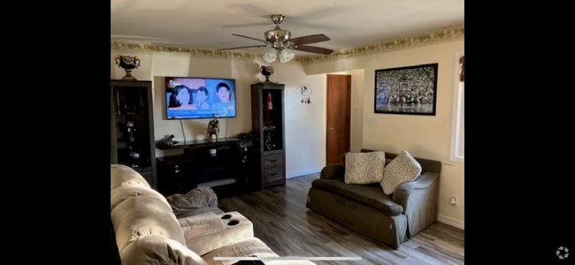 Building Photo - 2930 N 72nd St Rental