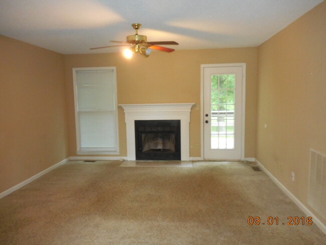 Photo - 3 Bedroom 2 Bath Home For Rent in Sango Area!