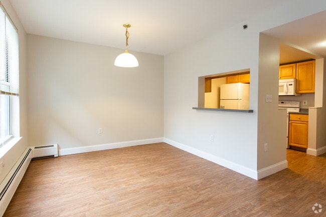 Photo - Auburn Court
