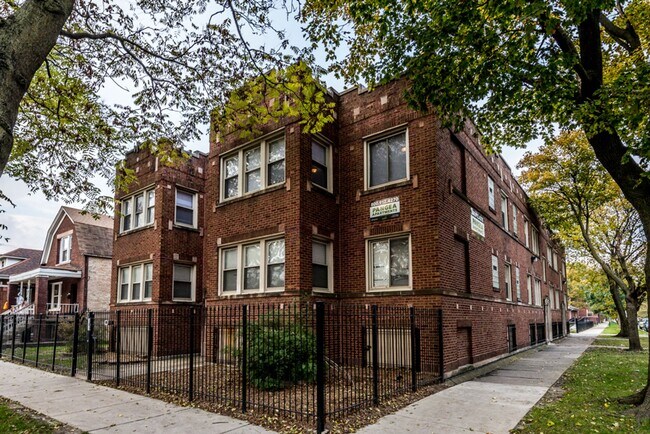 5800 S Artesian