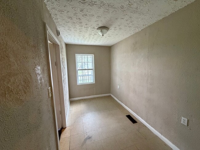 Photo - 2344 East Ave Unidad 2344 East Ave #1