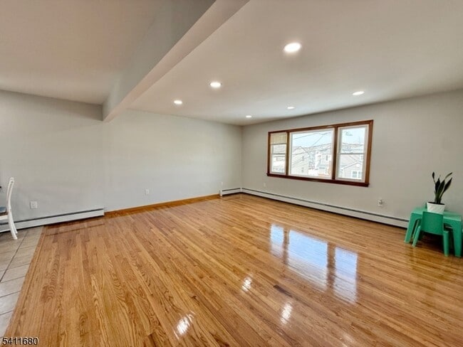 Photo - 30 Cottage Pl