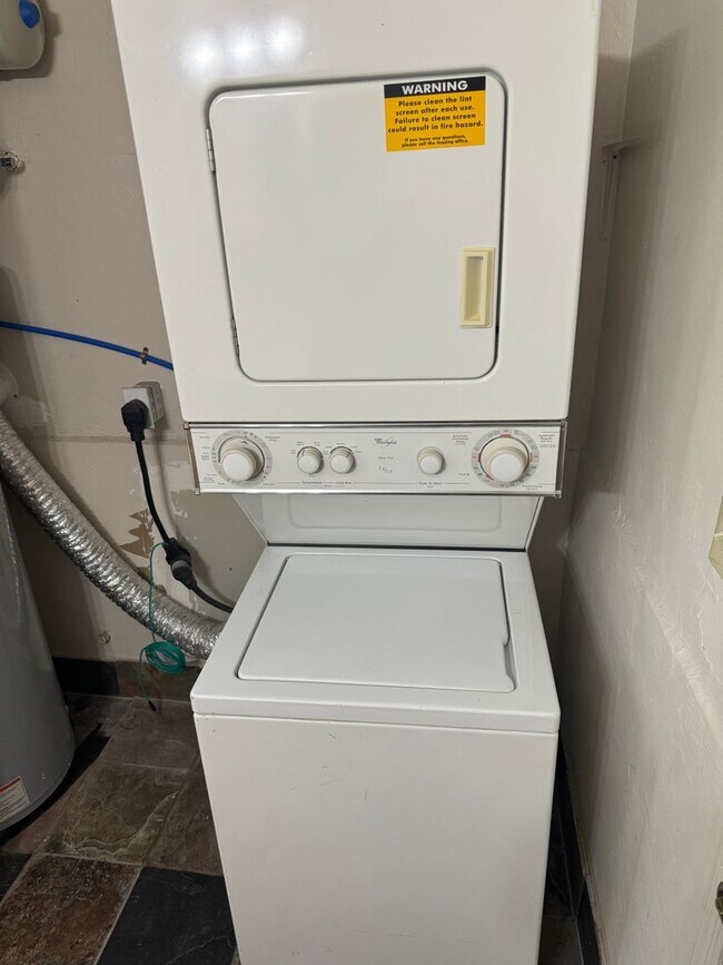 Photo - 2004 Gregory St Unidad 2