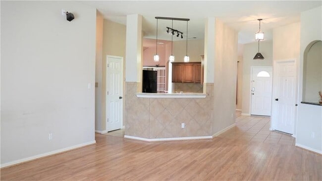 Photo - 220 Gainer Dr