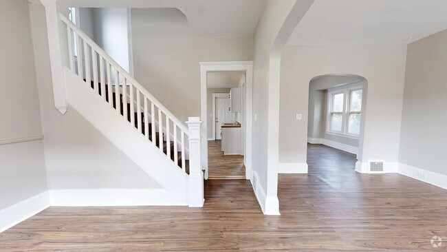 Building Photo - 5 bedroom/1 bath, Old Brooklyn Rental