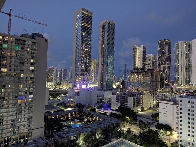 850 N Miami Ave Unit PHw2202