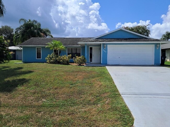 Photo - 462 SW Dalton Cir
