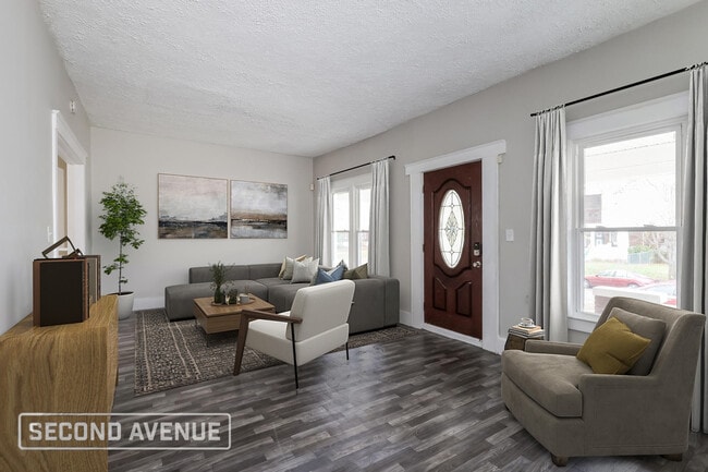 Photo - 635 S 43rd St