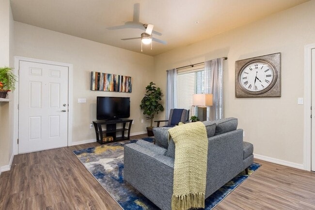 Flats-at-Ridgeview-5-min - The Flats at Ridgeview