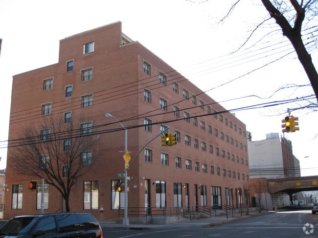 Photo - 170-02 93rd Ave