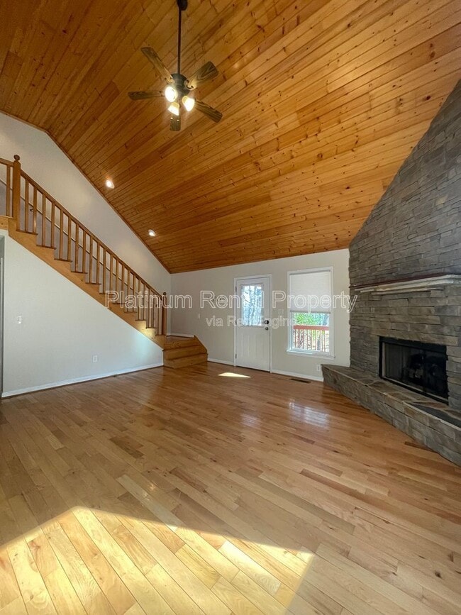 Photo - 265 Hound Dog Ln