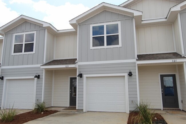 Building Photo - 323 Callie Dr