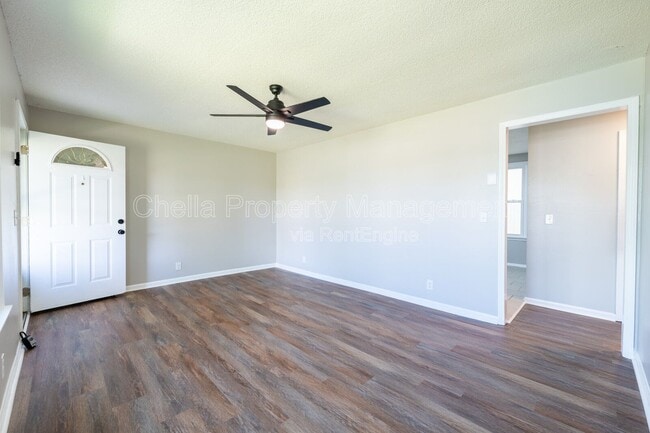 Photo - 282 Southburn Dr