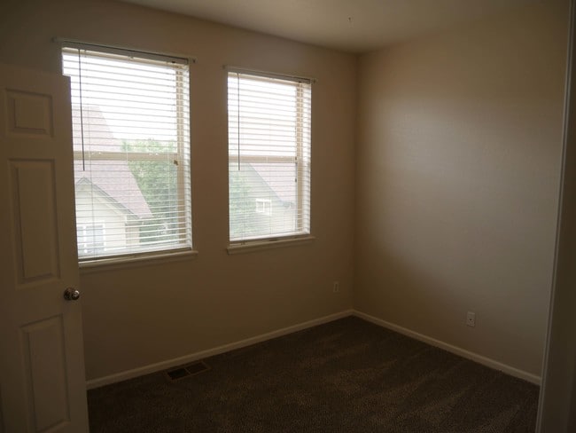 2nd Bedroom with walkin Closet