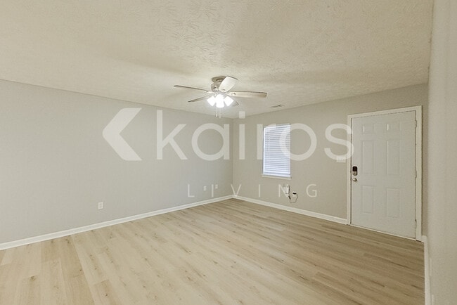 Photo - 320 Deer Park Dr