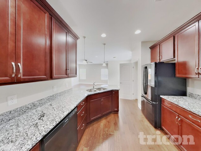 Photo - 1372 Wentworth Dr