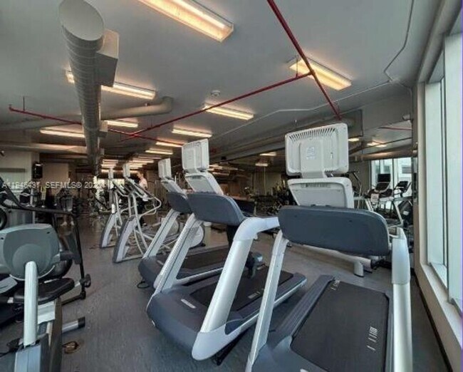 Photo - 3029 NE 188th St