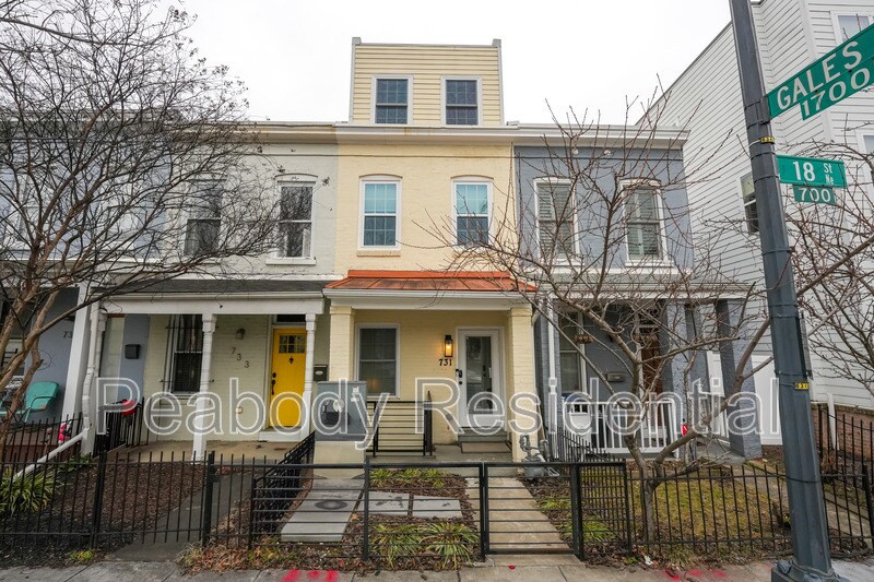 Photo - 731 18Th St NE