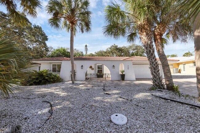 Photo - 726 Birdsong Ln
