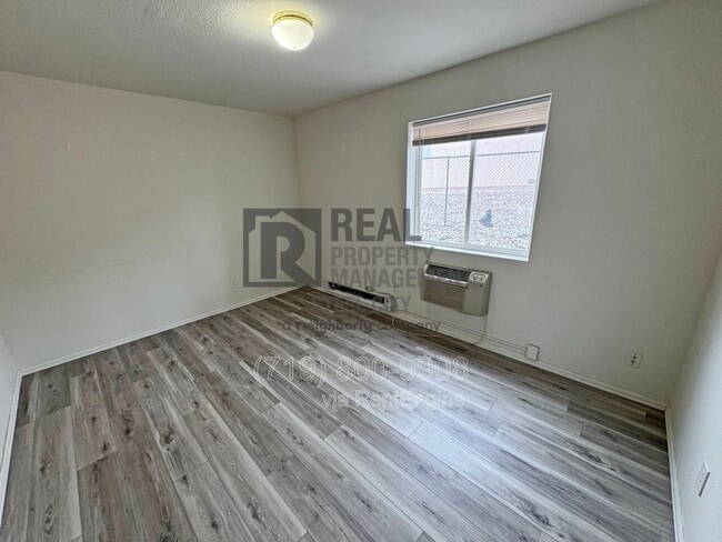 Photo - 1719 Oakshire Ln Unit A