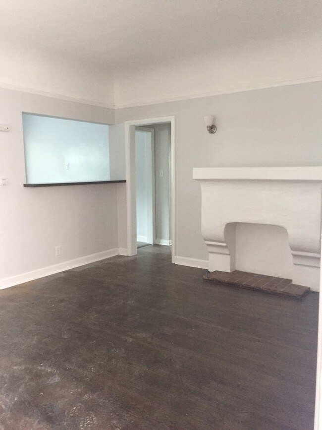 Photo - 1116 E 5th St