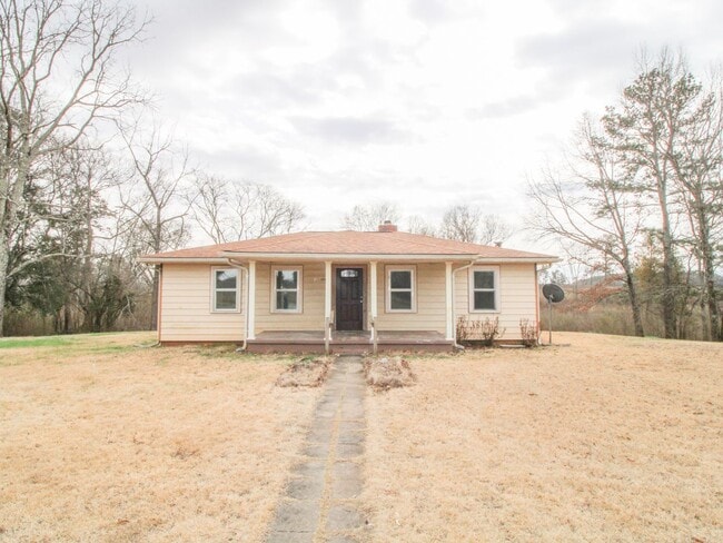 Building Photo - Rental with Country Setting!