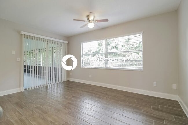 Photo - 4 Bedroom Pet-Friendly Home in Orlando, FL with Main Street Renewal