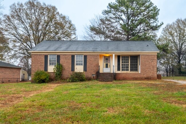 Photo - Newly Renovated 3-Bedroom Ranch with Spacious Yard!